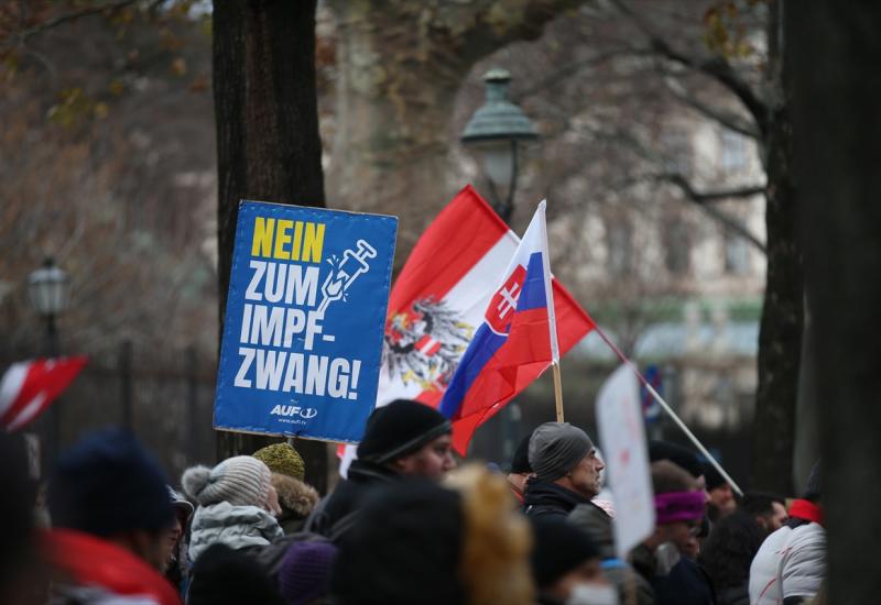 Prosvjed u Beču protiv mjera COVID-19 - Više od 40.000 ljudi na prosvjedima u Beču protiv mjera COVID-19